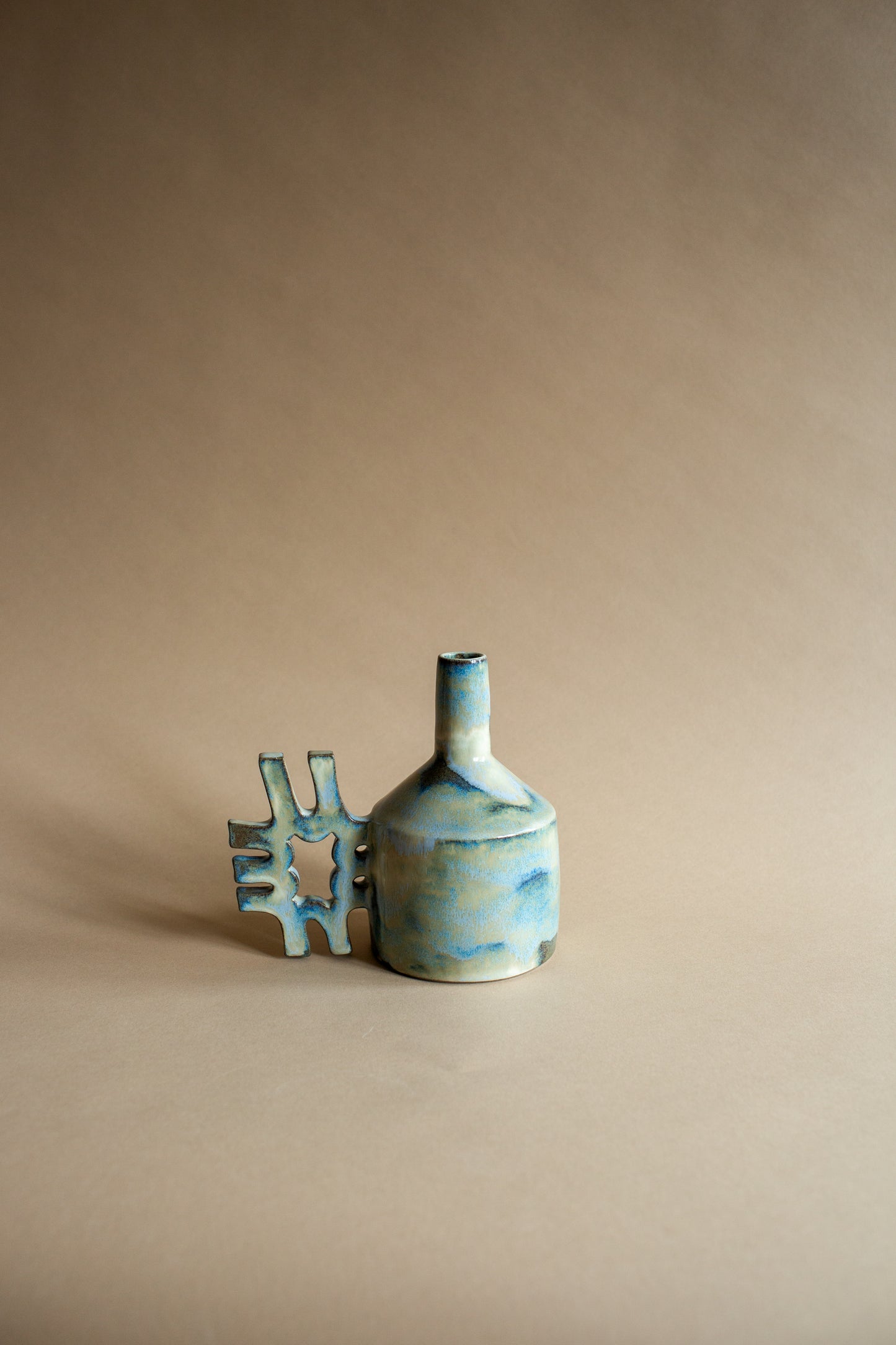 Oil-jug in dreamy glaze
