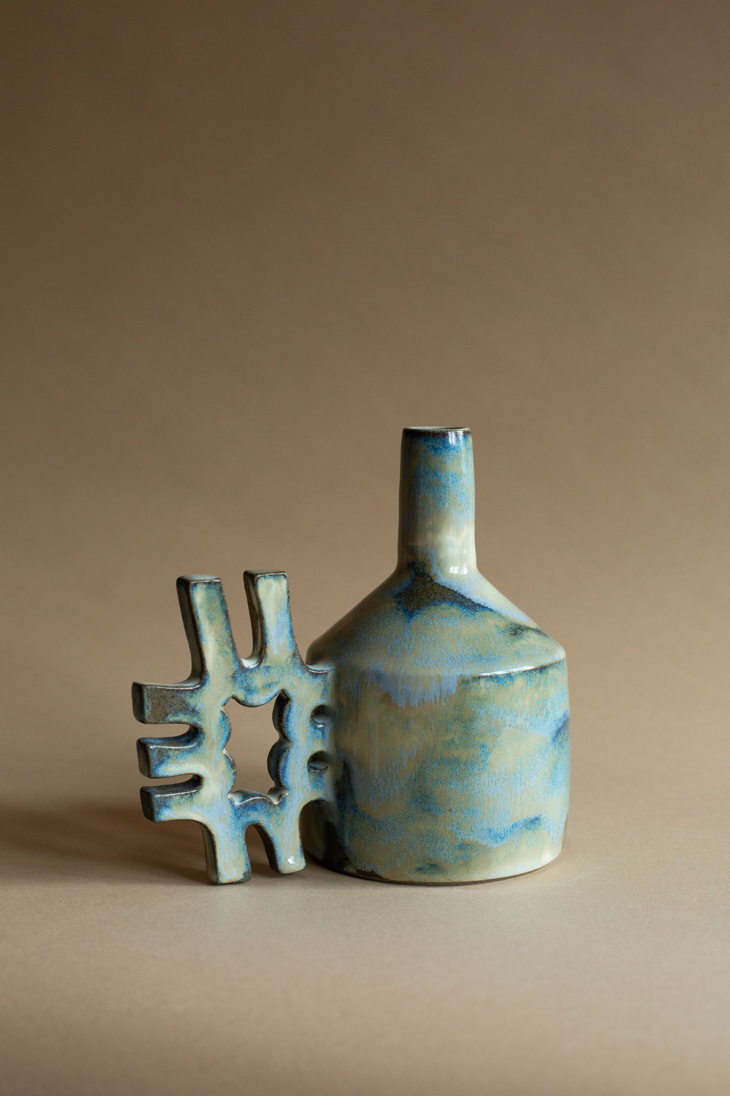 Oil-jug in dreamy glaze