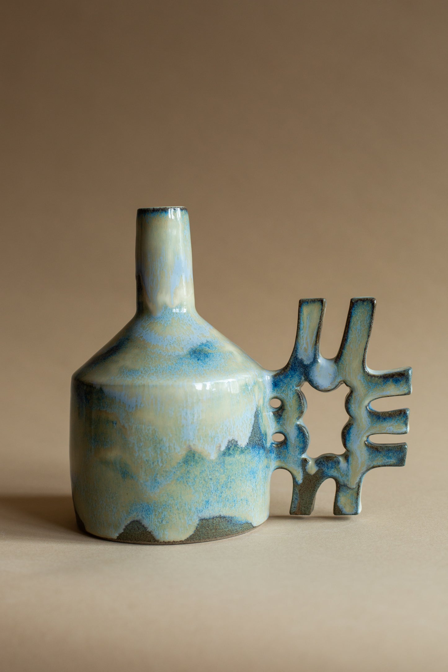 Oil-jug in dreamy glaze
