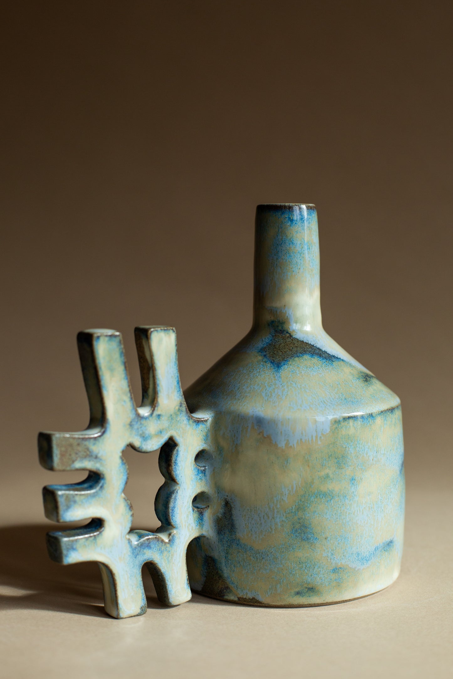 Oil-jug in dreamy glaze