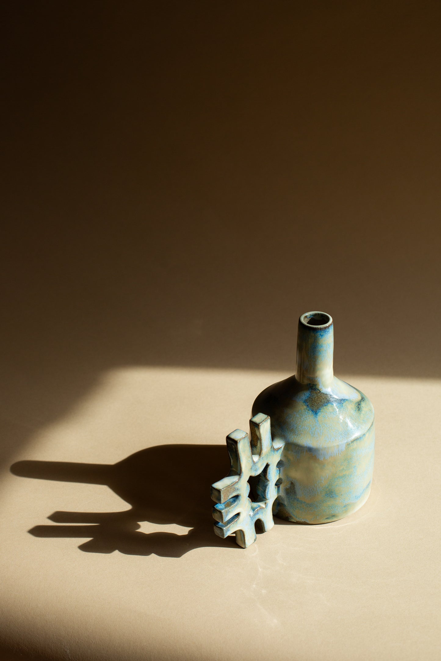Oil-jug in dreamy glaze