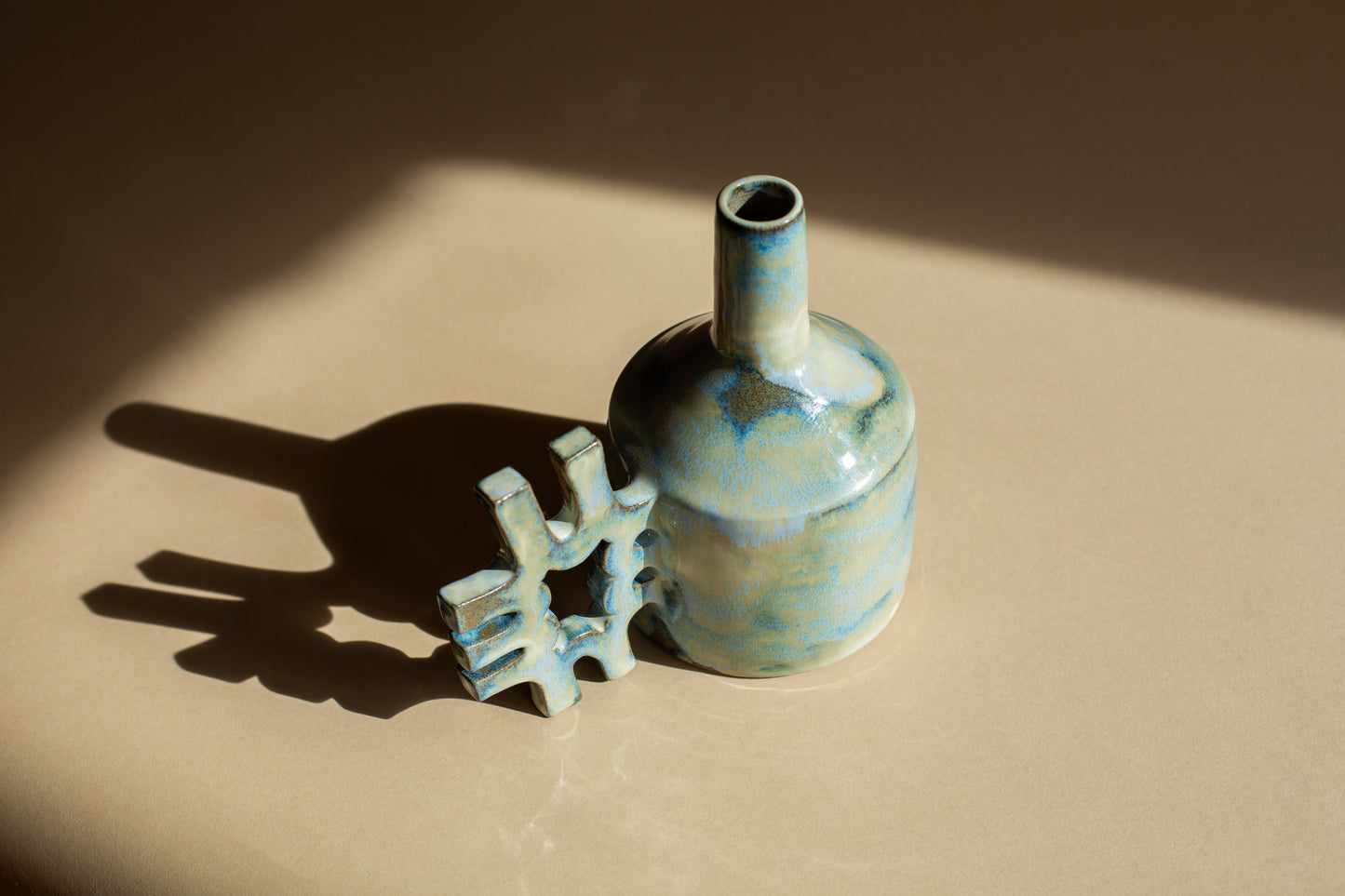 Oil-jug in dreamy glaze