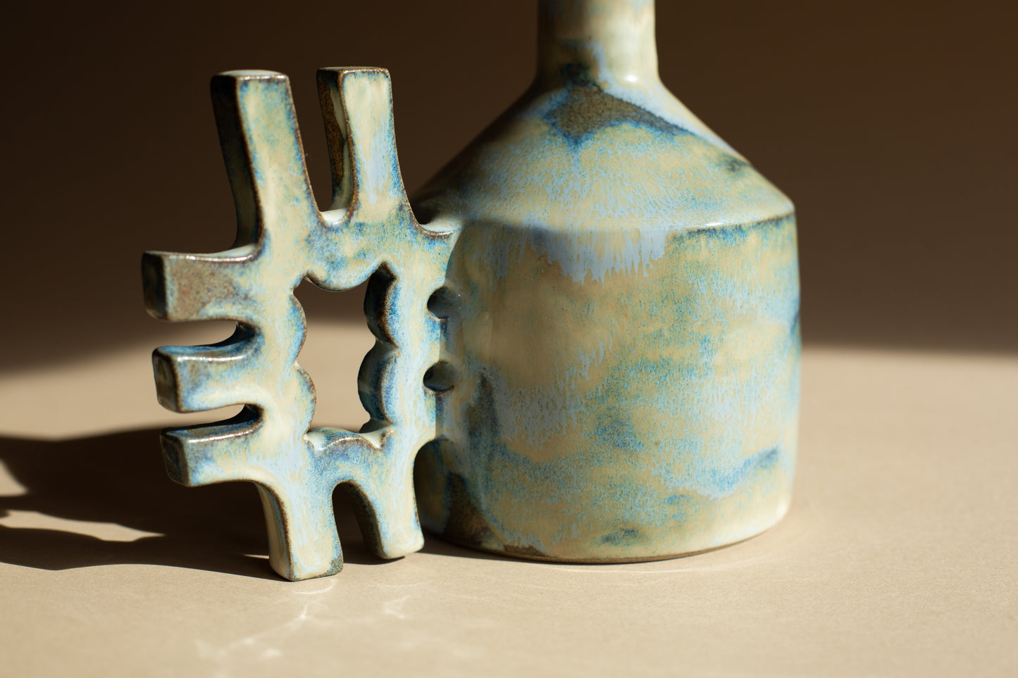 Oil-jug in dreamy glaze