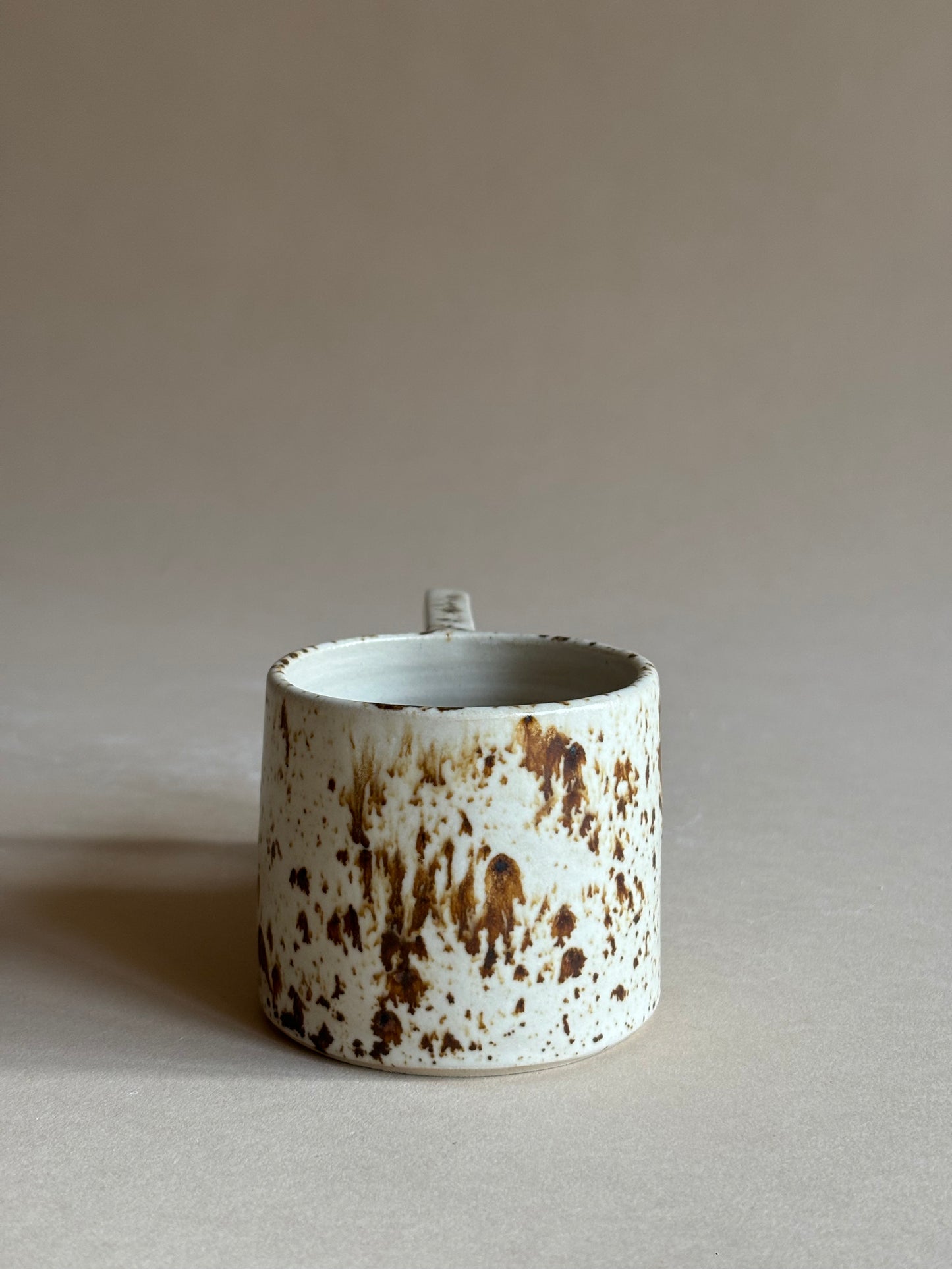 eggshell medium mug