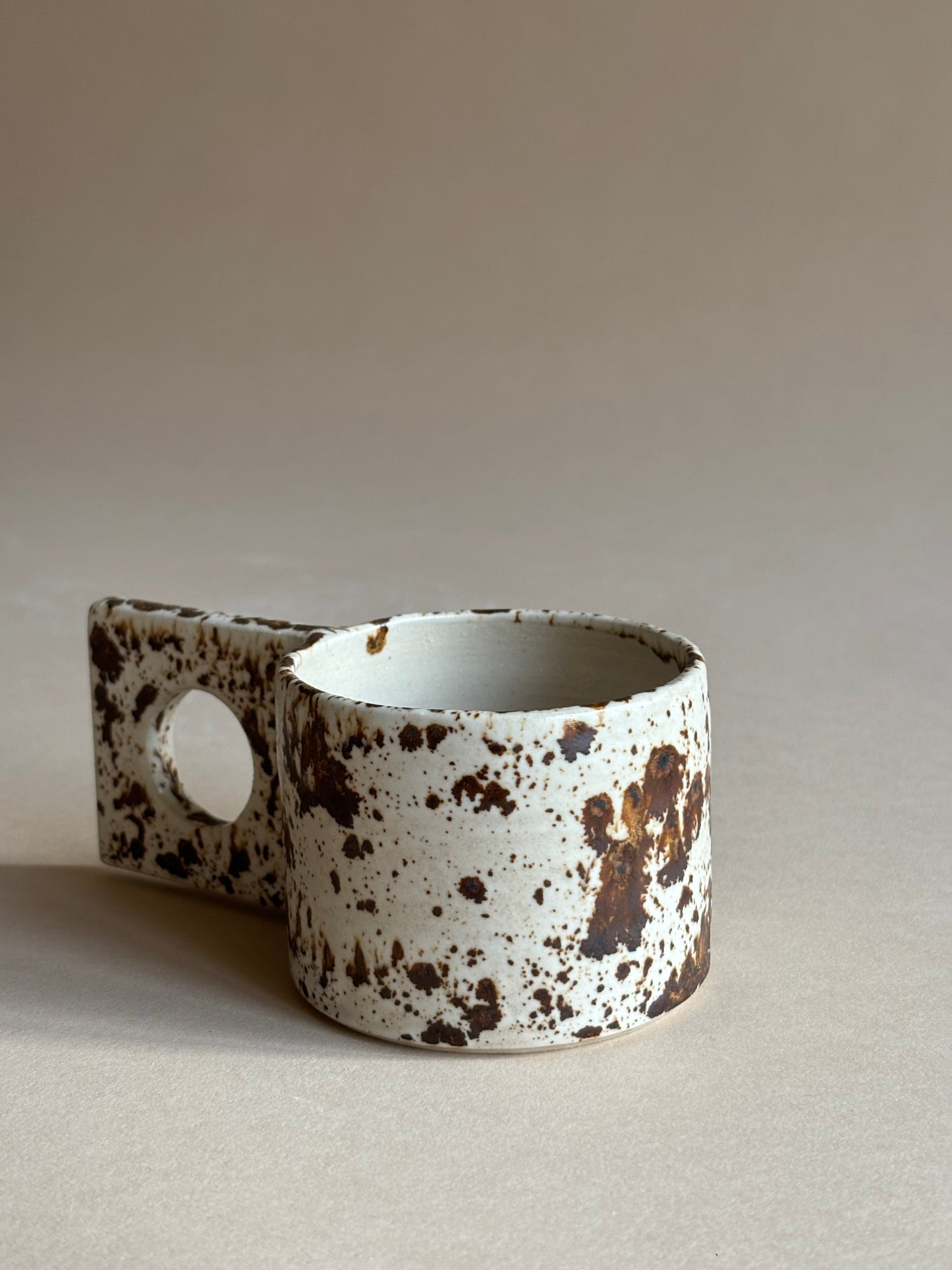 eggshell medium mug
