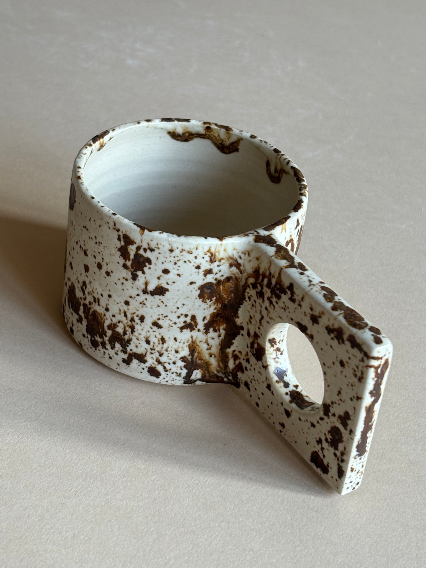 eggshell medium mug