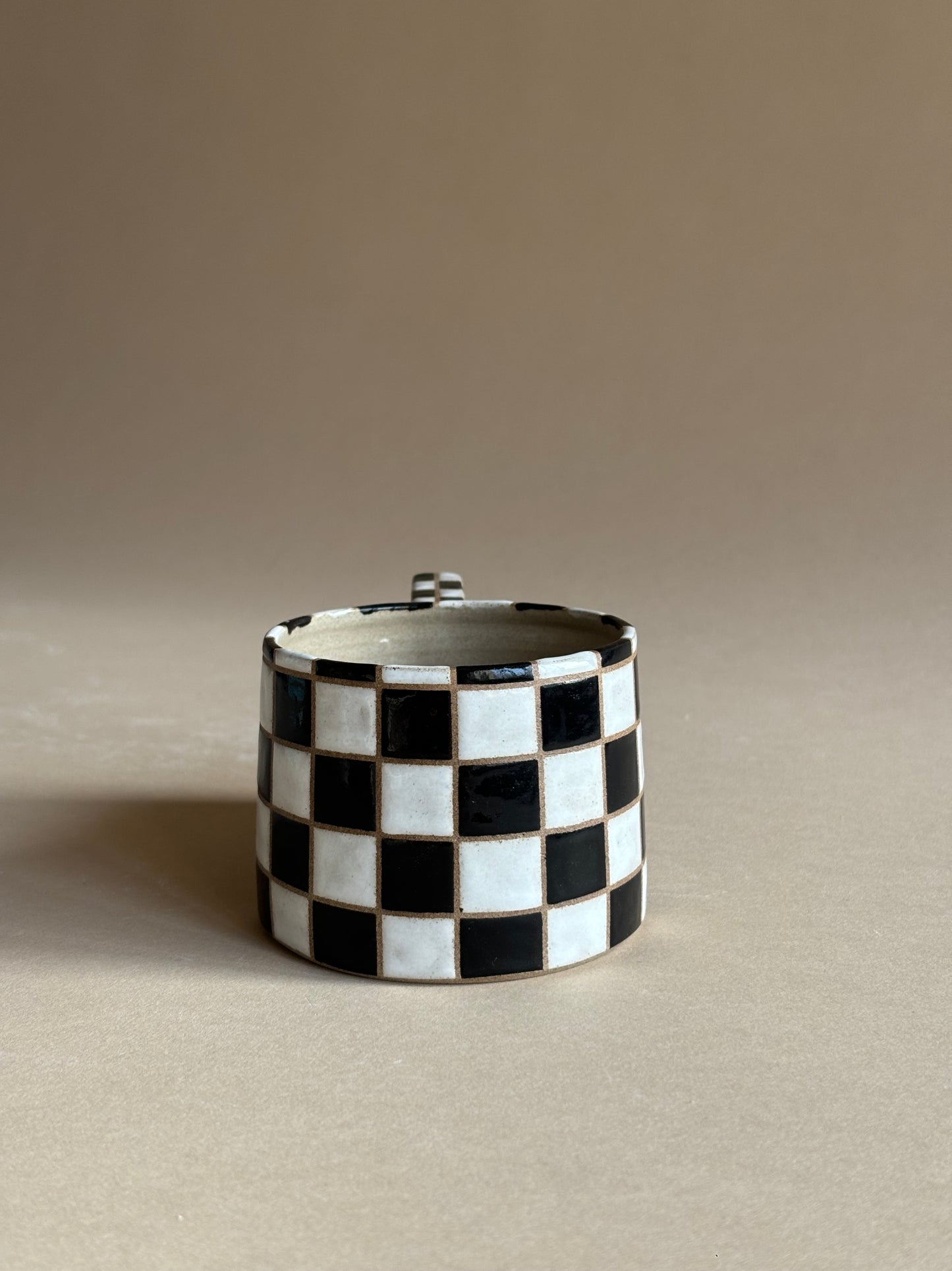 checkered mug