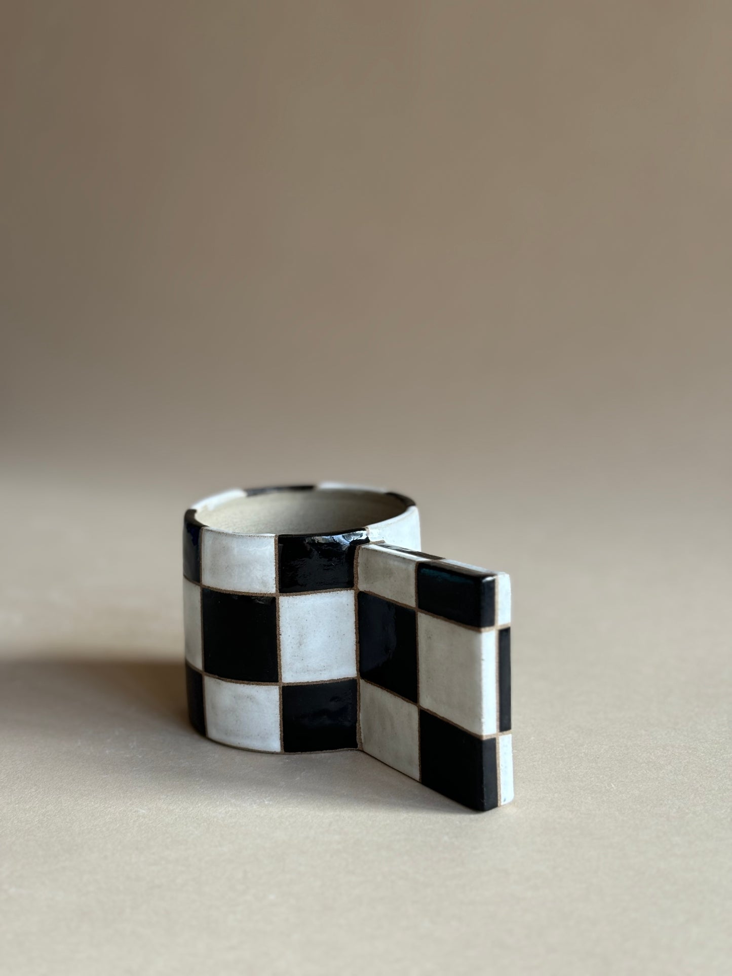 checkered mug