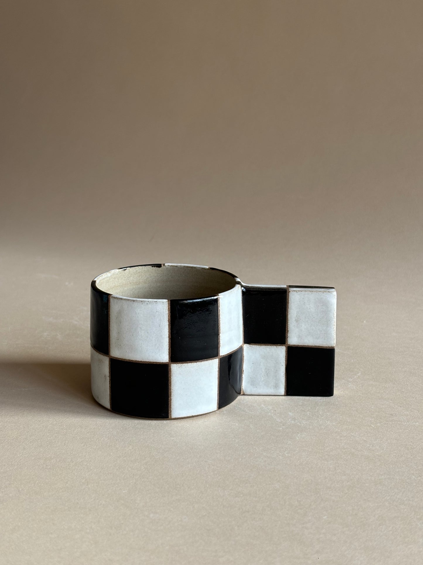 checkered mug