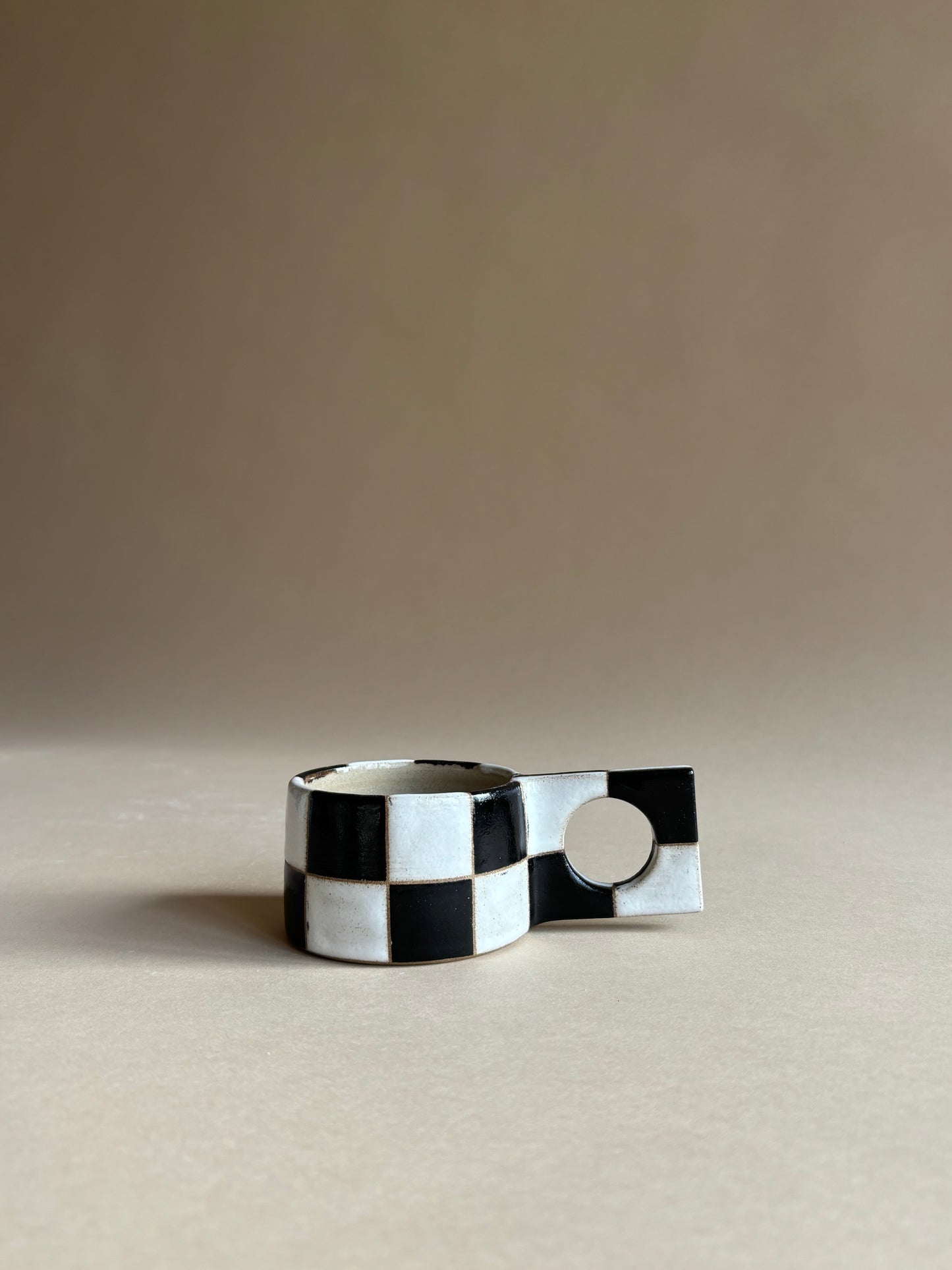 checkered mug