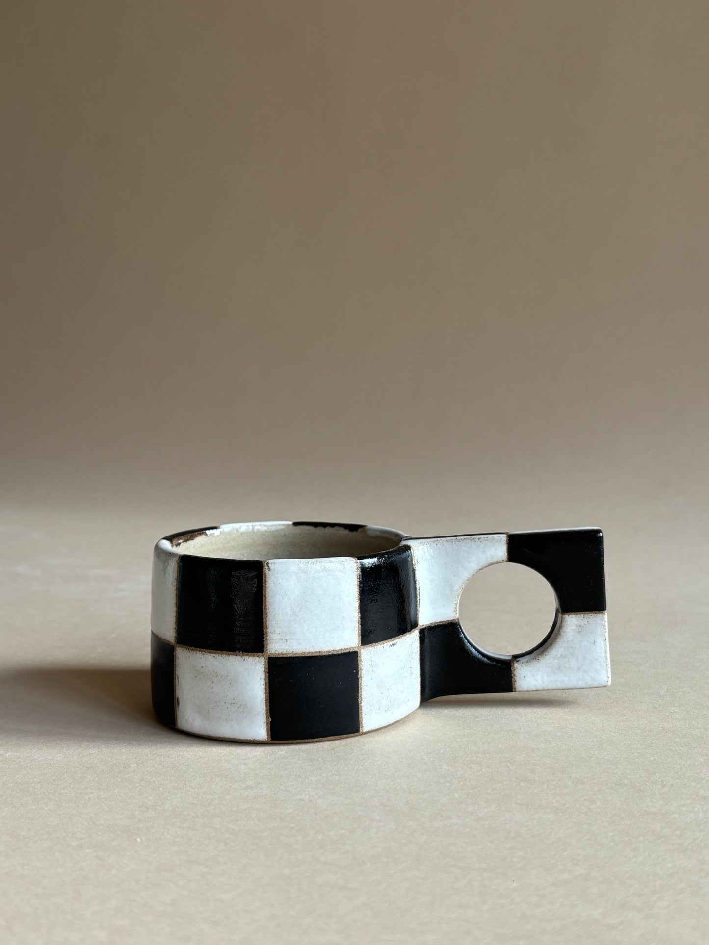 checkered mug