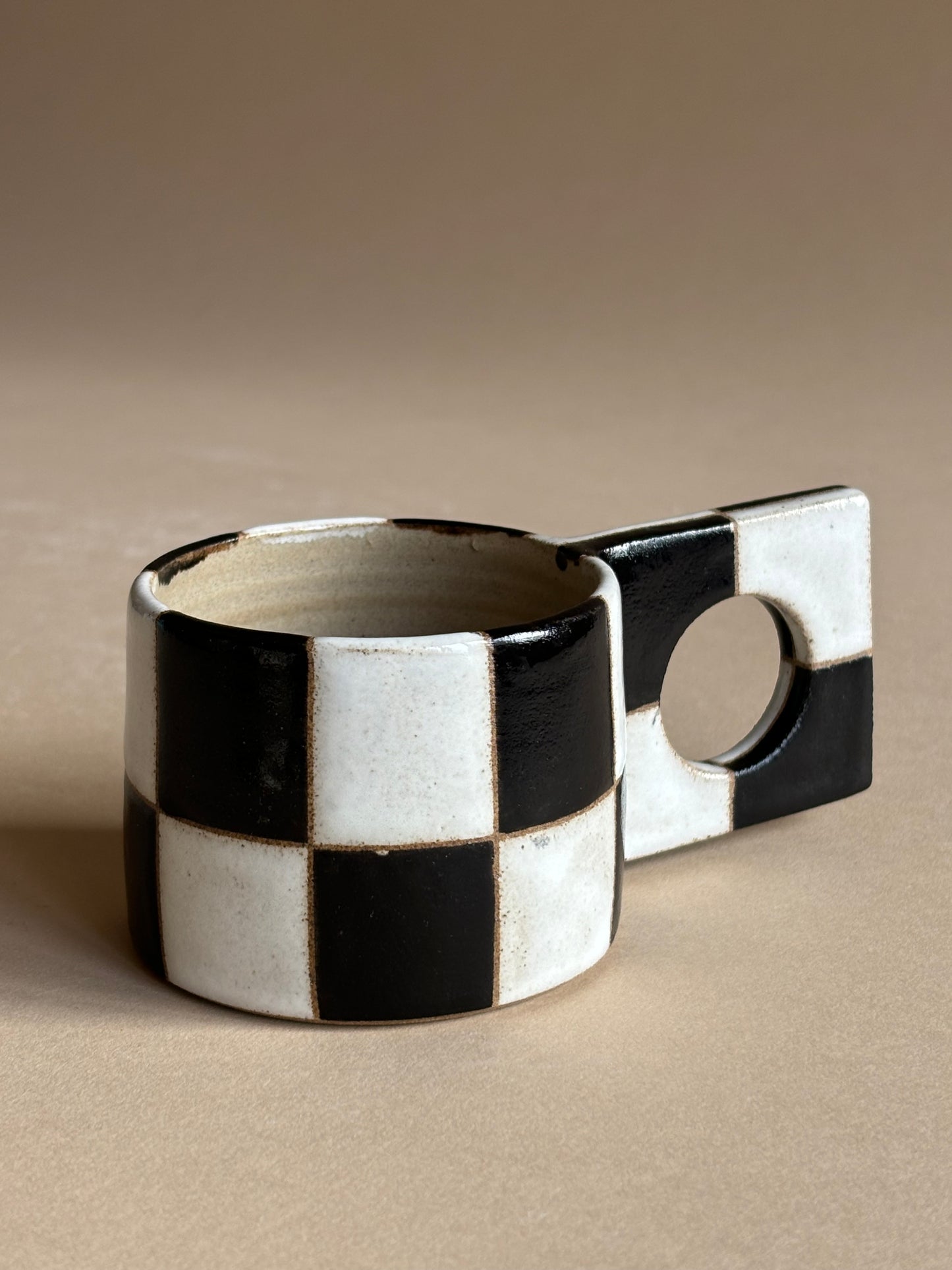 checkered mug